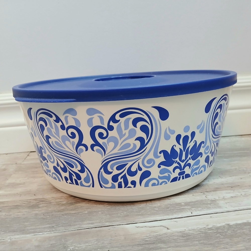 Tupperware Talavera Large Bowl 4.3L / 18 Cups with Lid – White & Blue
